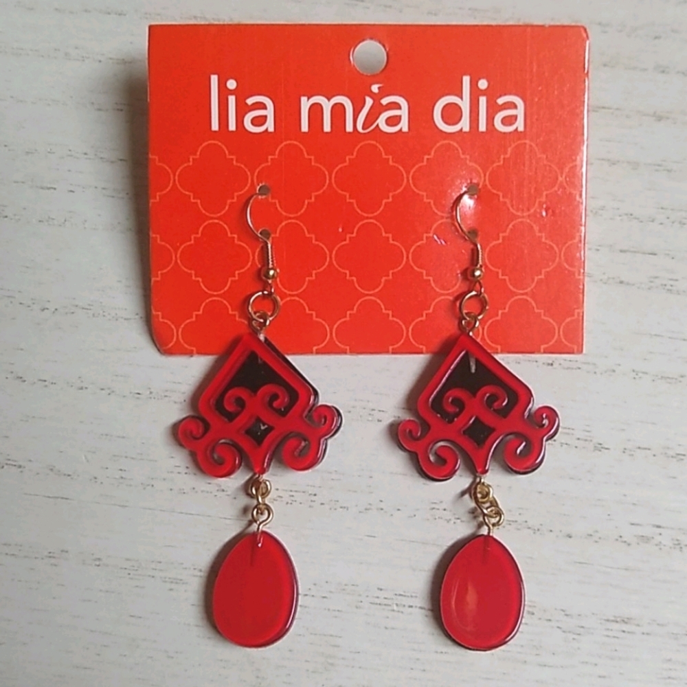 😻 3 For $15 Red & Black 2 Tier Lucite Dangles